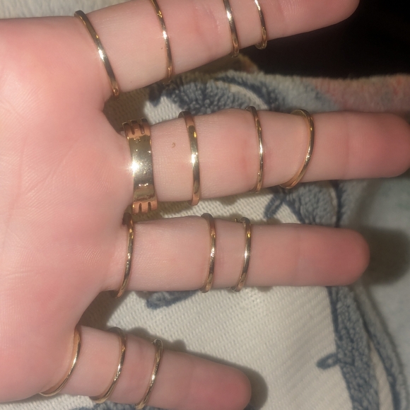 Elegant Gold Ring Set - Picture 2 of 4